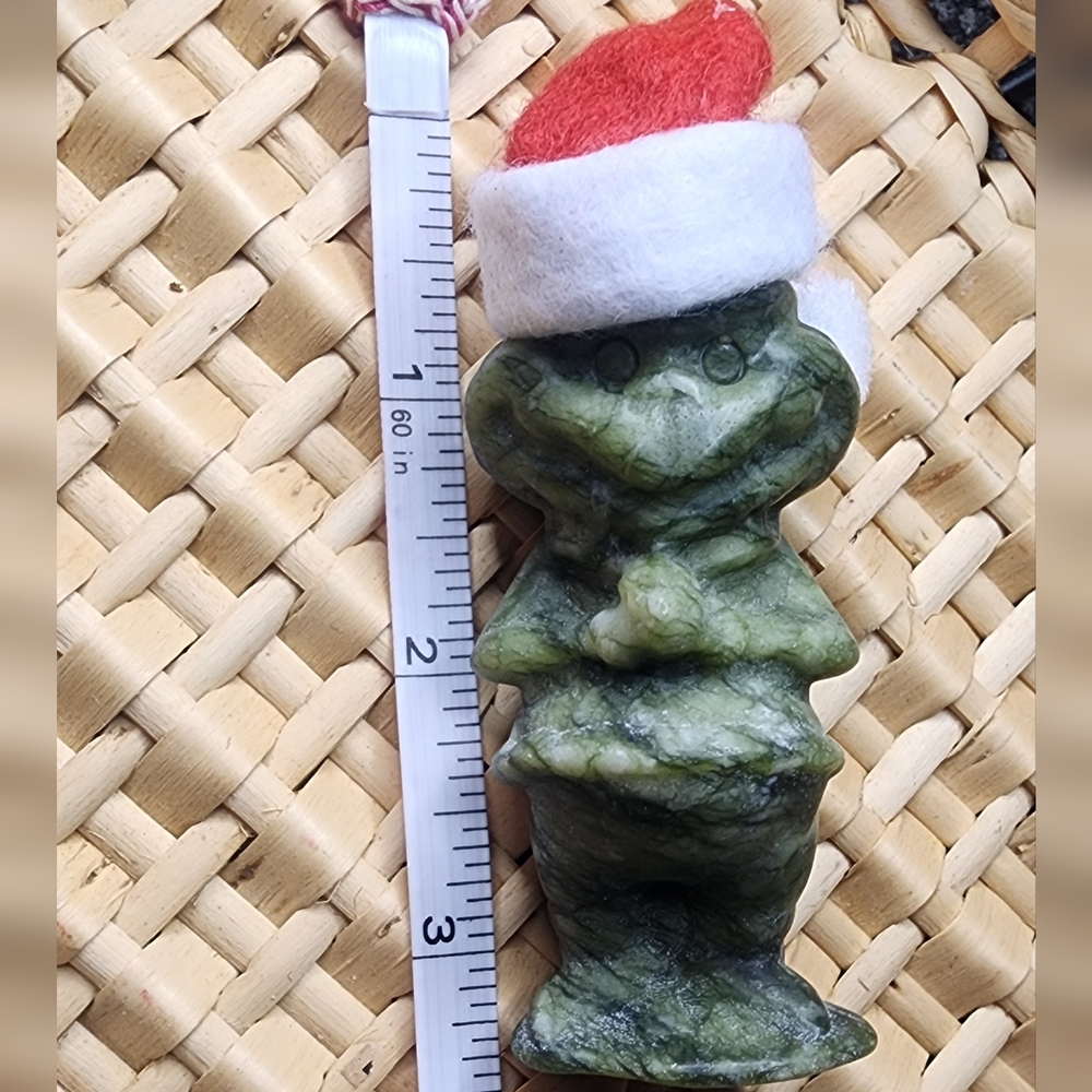 🎄Natural Serpentine Christmas Grinch Carving With Santa Hat